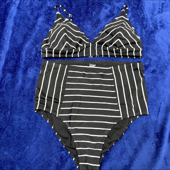 Old Navy bikini set sz large - Picture 2 of 9